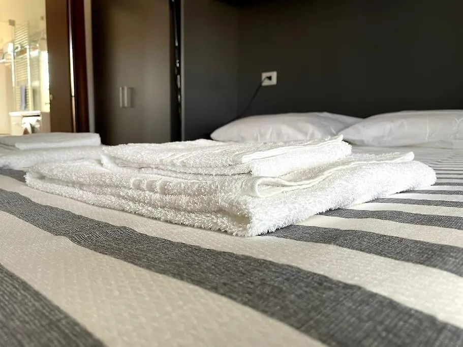 Free Parking Il Terrazzino ⭑⭑⭑⭑⭑ Daire Milano İtalya